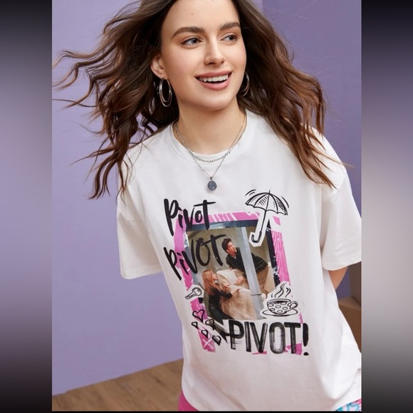 FRIENDS Slogan & Figure Graphic Drop Shoulder Tee - Picture 2 of 4